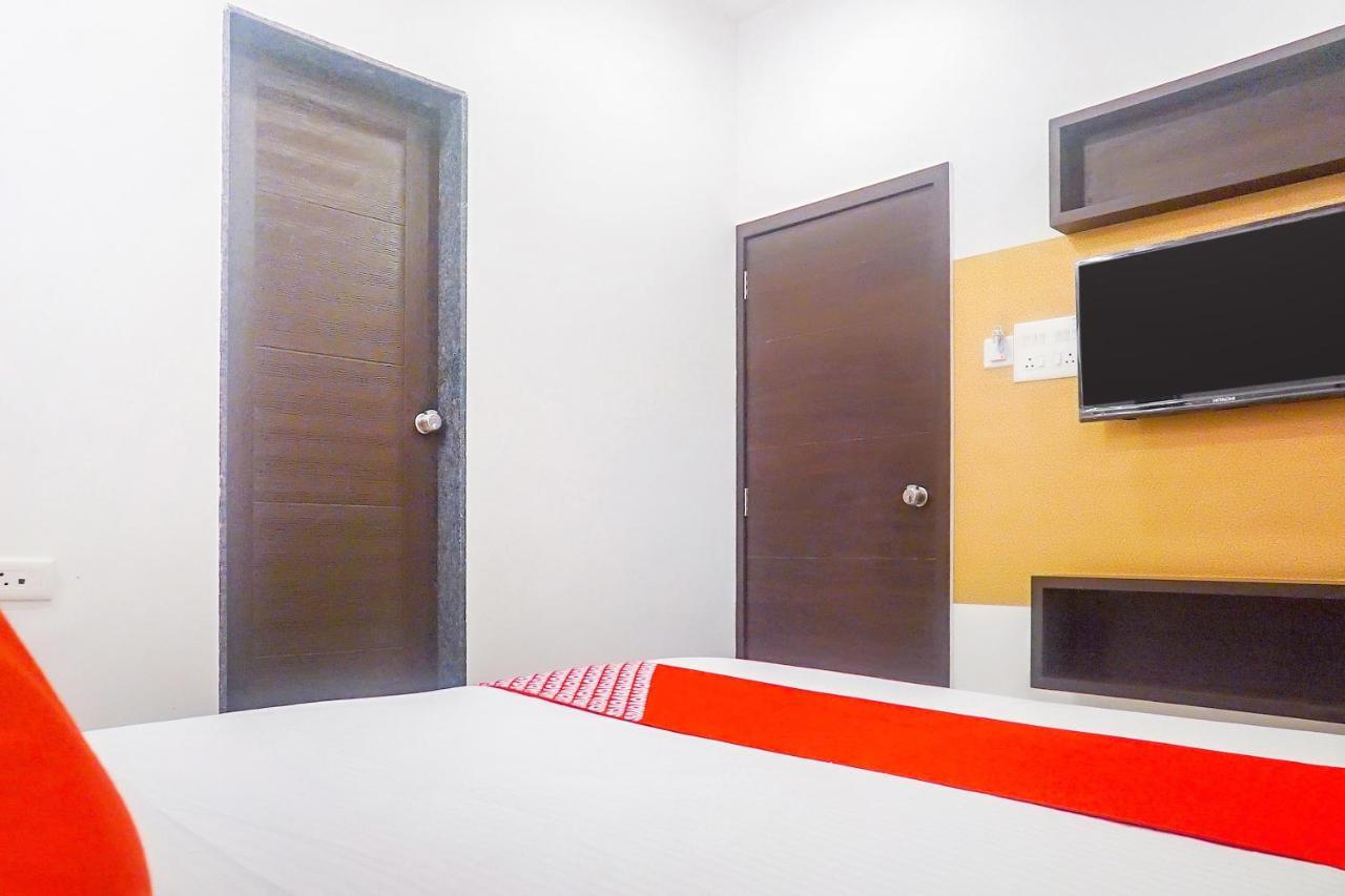 Oyo 15741 Z Inn Phursungi Luaran gambar