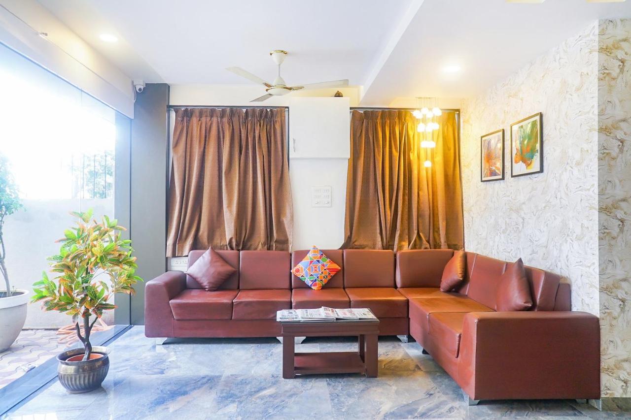 Oyo 15741 Z Inn Phursungi Luaran gambar