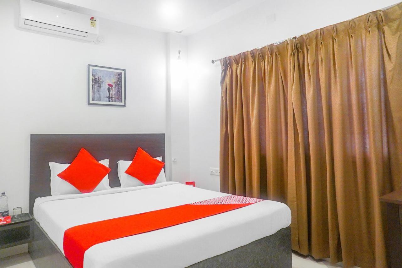 Oyo 15741 Z Inn Phursungi Luaran gambar