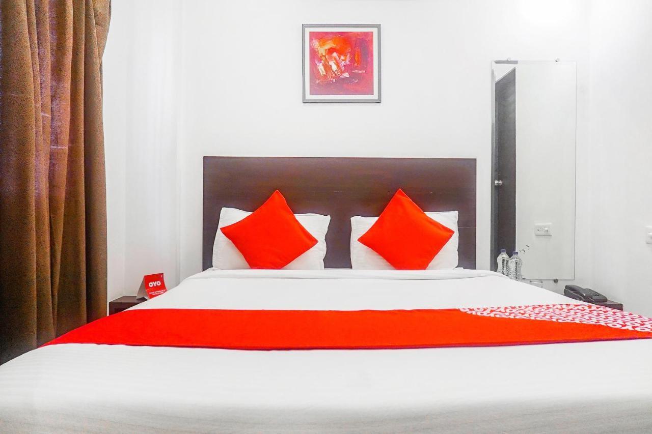 Oyo 15741 Z Inn Phursungi Luaran gambar